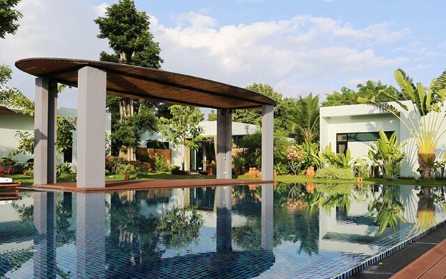 Corner Spa Resort