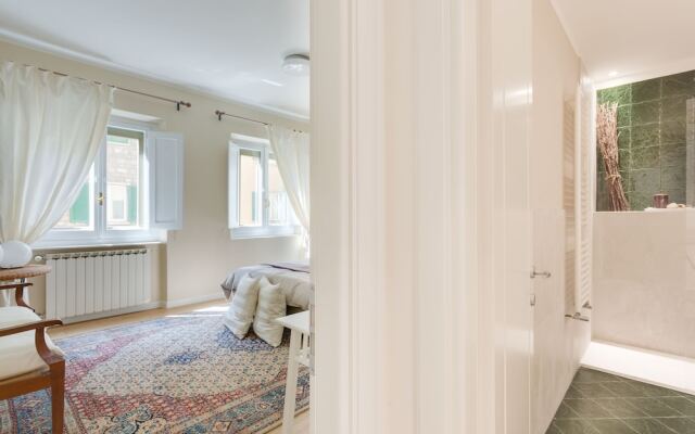 Ponte Vecchio Balcony