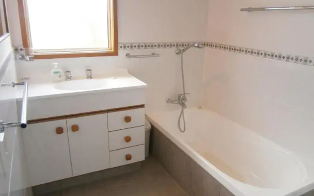 Baskervilla - Whangamata Holiday Home