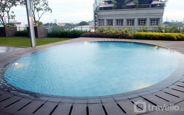 Spacious and Comfy Big Studio Apartment at Kemang Mansion