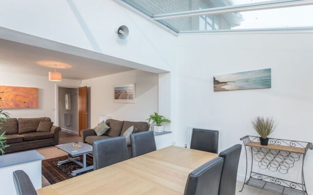 Utopia House