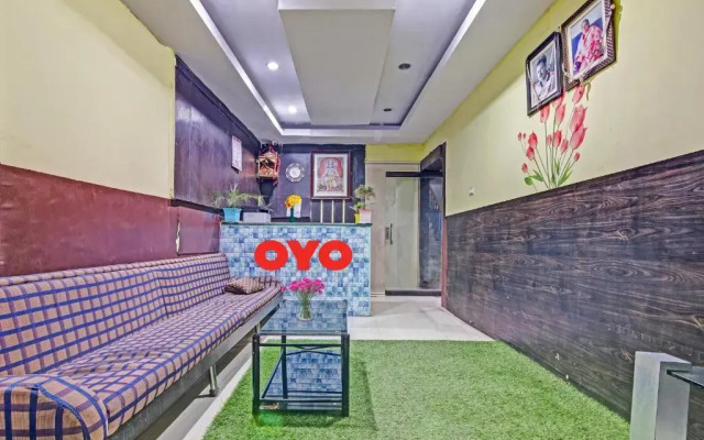OYO 90738 Safari Residency