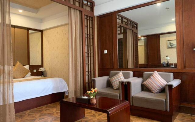 Linjiang International Cruise Hotel (Baoyang Road)
