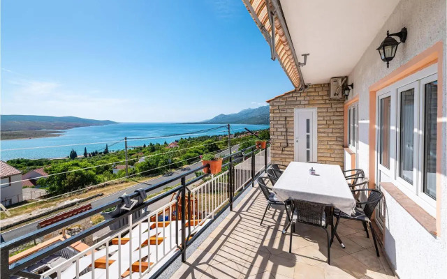 Five-Bedroom Holiday Home in Rovanjska