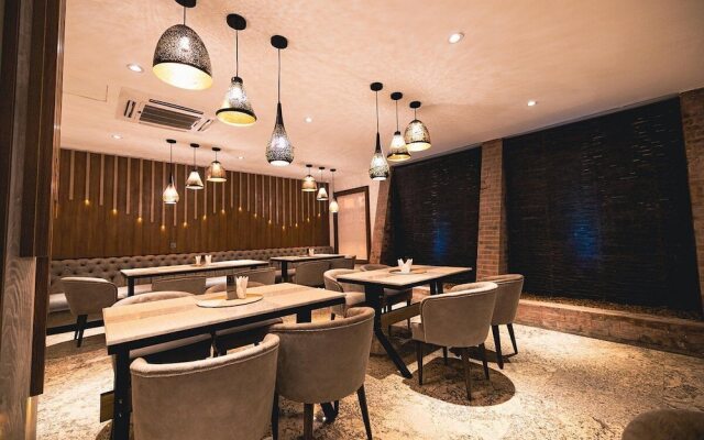 Meethaq Hotels Limited