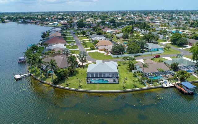 Villa Lake Kennedy - Roelens Vacations