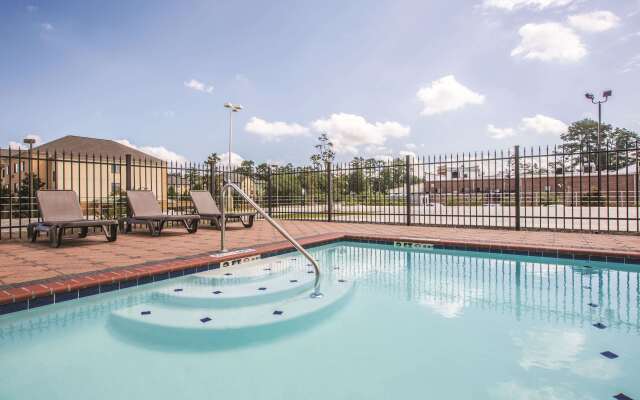 La Quinta Inn & Suites by Wyndham Hattiesburg - I-59