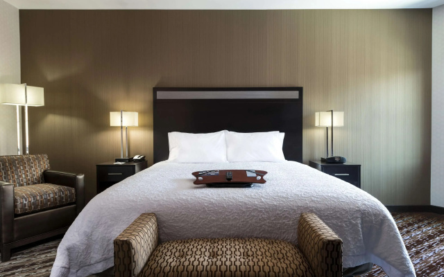 Hampton Inn & Suites Portsmouth Downtown