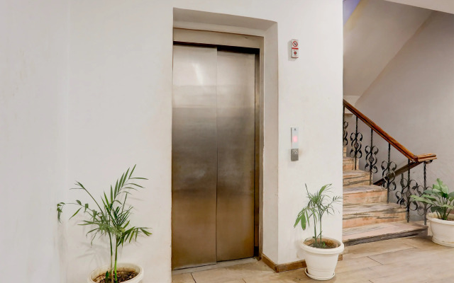 Super Townhouse Prayagraj Near Railway Station Formerly Santosh Palace