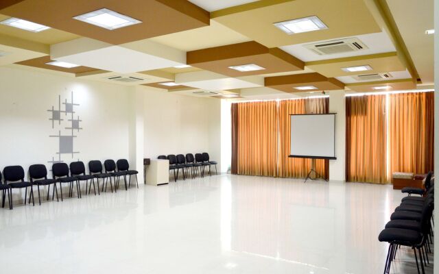 OYO 7363 Hotel N71 Rooms & Banquets