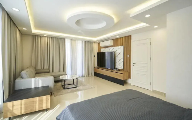 Amazing Penthouse Apartment With Rooftop Pool&bar