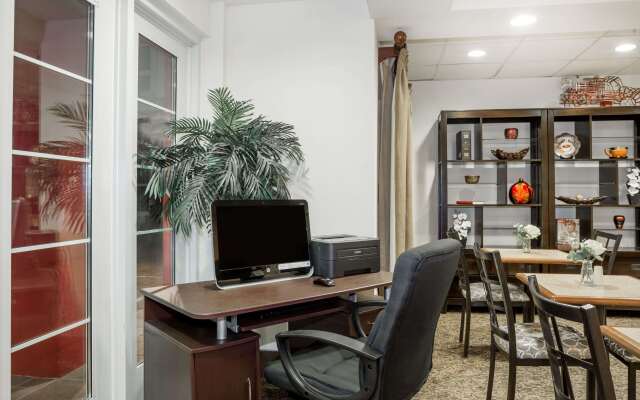 Hawthorn Extended Stay by Wyndham Panama City Beach