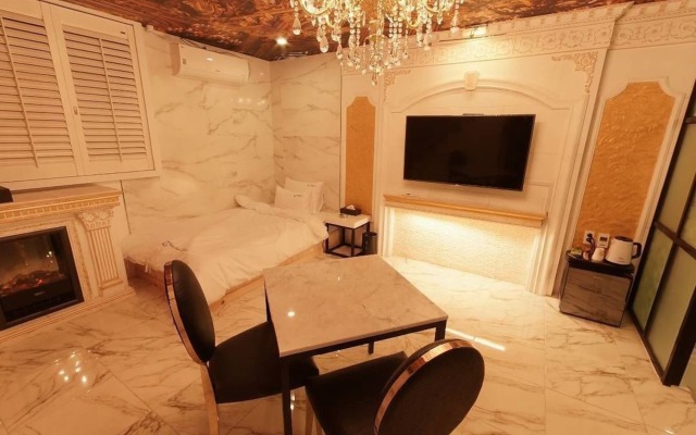 Ryn Boutique Hotel