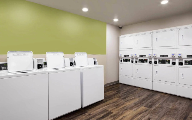 WoodSpring Suites Houston IAH Airport