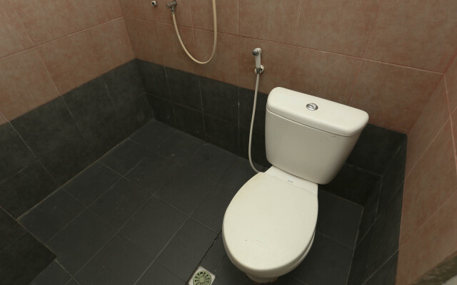 OYO 2057 Hotel Kharisma