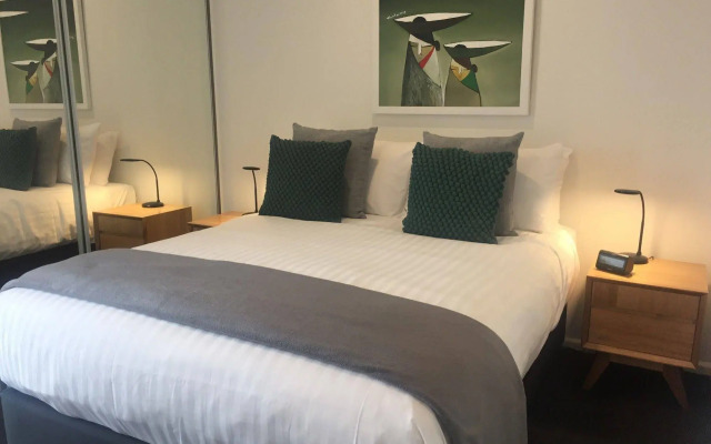 Sullivans Cove Apartments