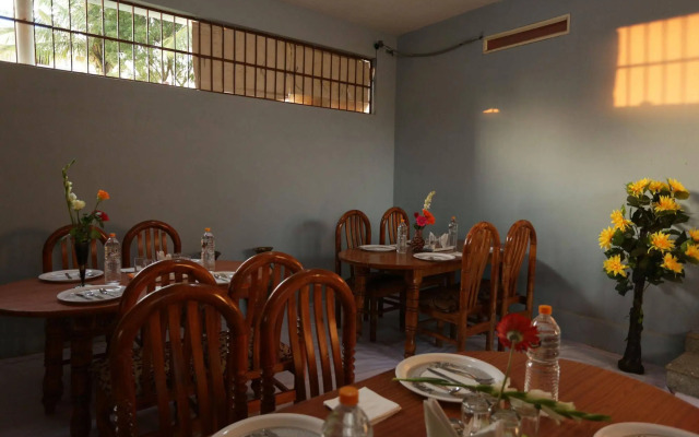 Ample Inn