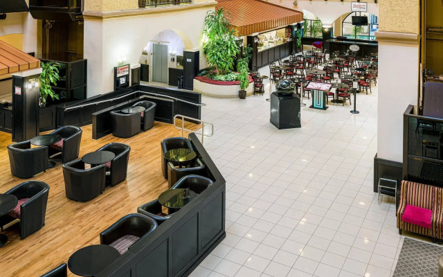 Crowne Plaza Suites Houston Southwest