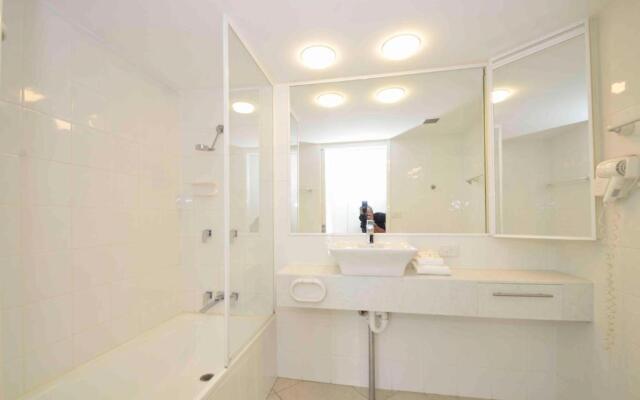 Chateau Royale Beach Resort Maroochydore