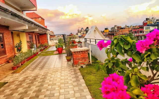 DOM Himalaya Hotel