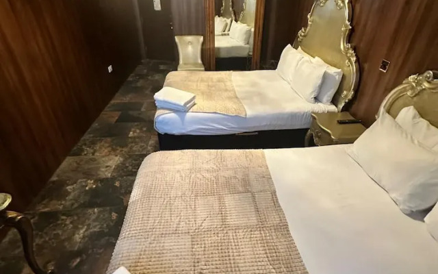 White Star Line Hotel