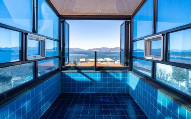 Geojedo Sea and Pool Villa