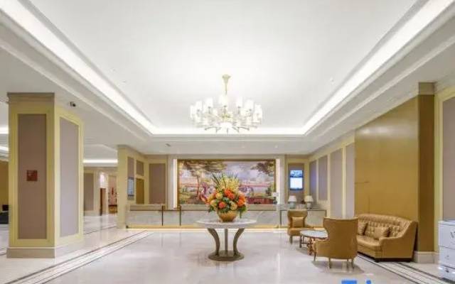 Vienna Hotel (Shuozhou Shanyin South Station Yulong International)