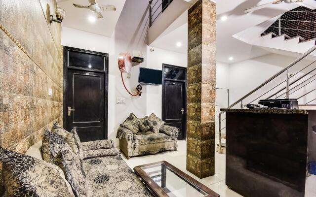 OYO 60618 Hotel Ab
