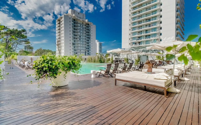 Oceana Suites Yoo Suite 305