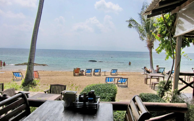 Thaniza Beachfront Resort