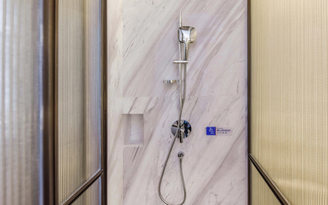 Kuanrong Suite Hotel (Chimelong Wanda Store in Panyu, Guangzhou)