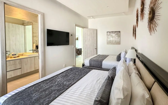 Sandy Beach 2BR Beachfront Getaway