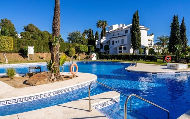 Lovely Apartment With View And Pool Ref 127