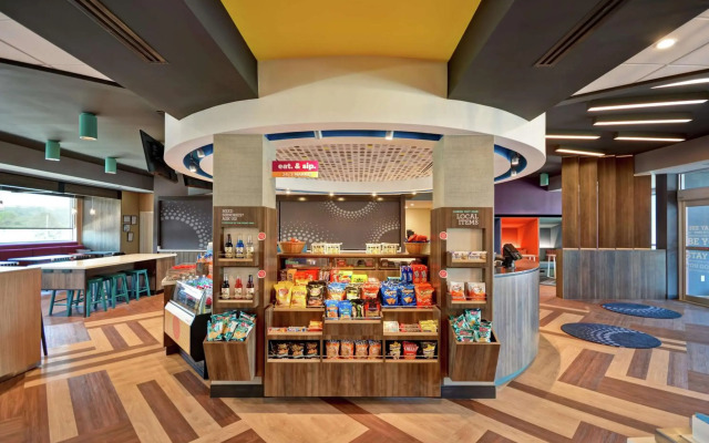 TRU by Hilton Denver
