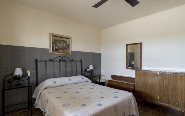 Modern Holiday Home in Garrobillo With Private Swimming Pool