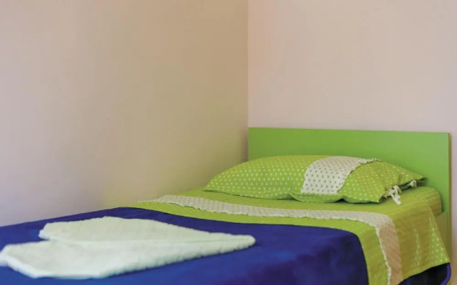 Nice Home in Podstrana With Wifi and 2 Bedrooms