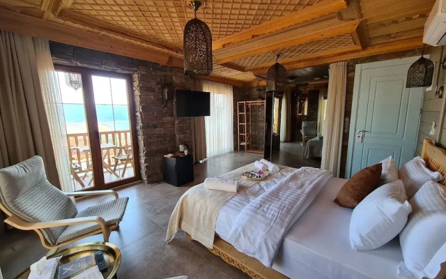Amber Suites Akyaka +6