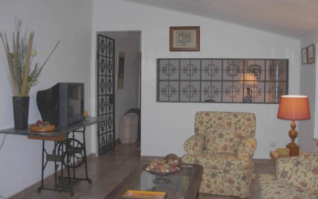 House With 2 Bedrooms In Arraiolos, With Enclosed Garden And Wifi