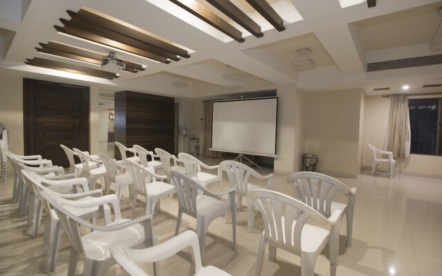 OYO 3716 Hotel Kapil Residency