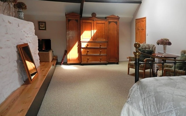 Cilwen Country House Bed and Breakfast