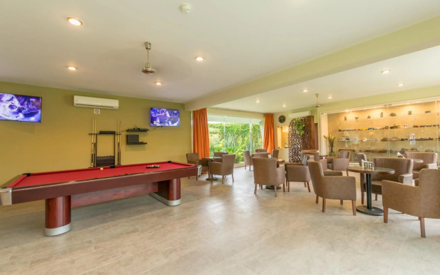 Hotel Ecce Inn & Spa