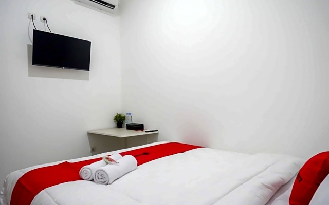 RedDoorz near GOR Jatidiri Semarang – Guest Rooms – Semarang