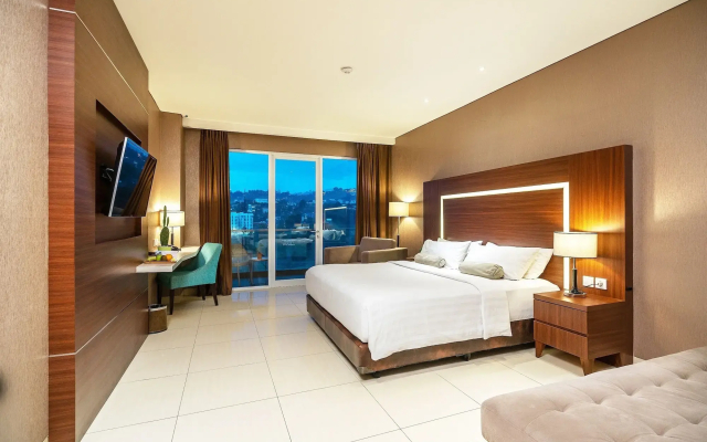 Clove Hotel