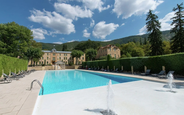 Cosy Flat in a Drome Chateau With Pool