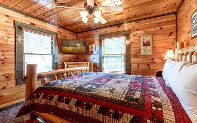 Old Hickory Lodge - Four Bedroom Cabin