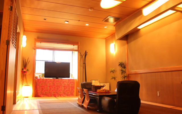 Okinawa Minshuku Kariyushi – Lobby – Shirahama