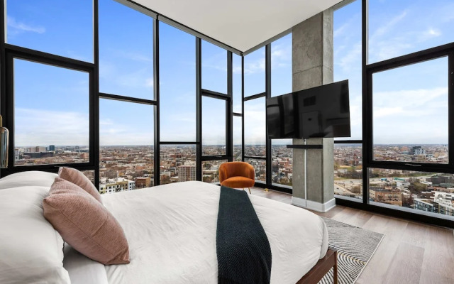 Luxury Penthouse 3BR Prime Location