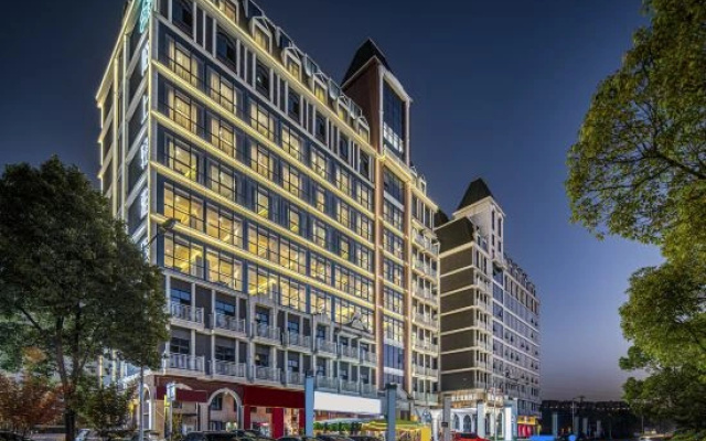 Moshang Qingya Hotel (Guiyang Longdongbao Airport Wushan Valley Branch)