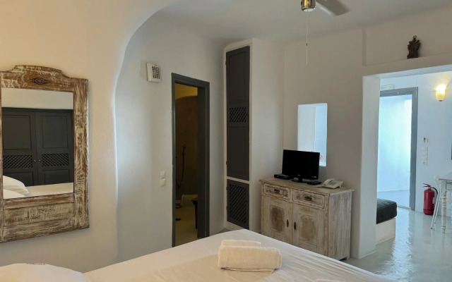 Theodora Suites - Adults Only