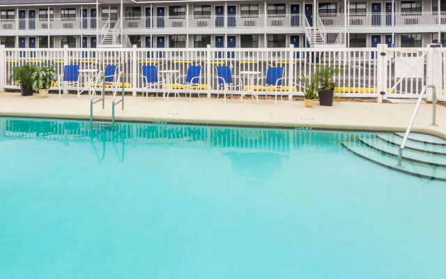 Days Inn by Wyndham Madison